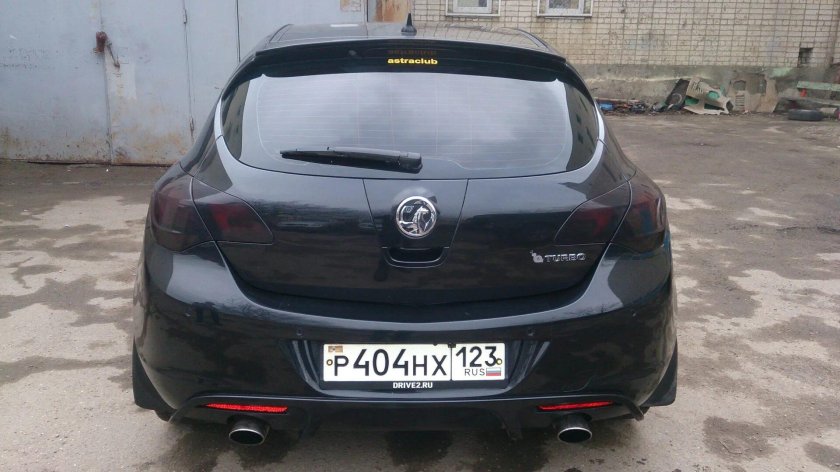 Opel Astra j сзади