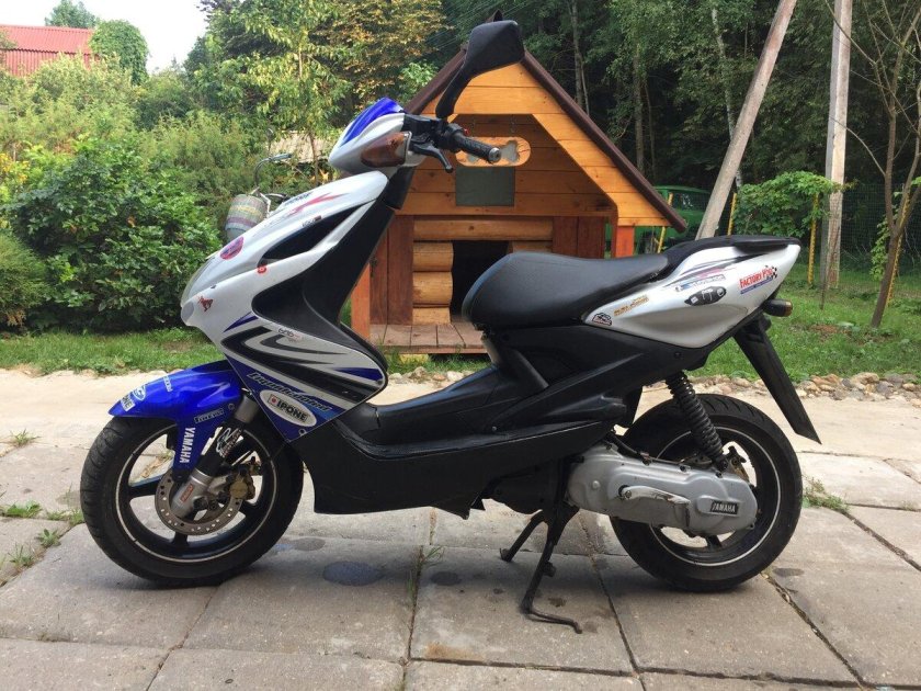 Yamaha Grand Axis 50