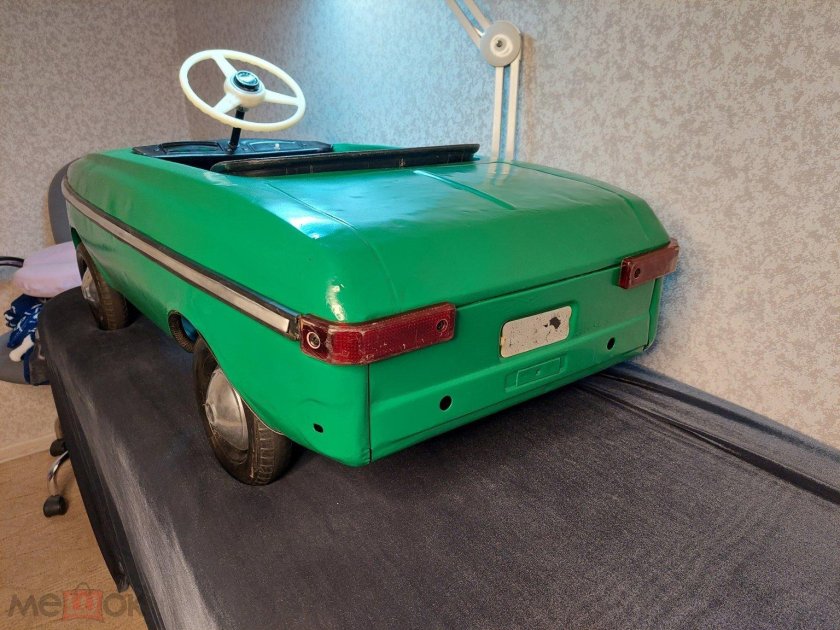 Детская педальная машина ссср москвич