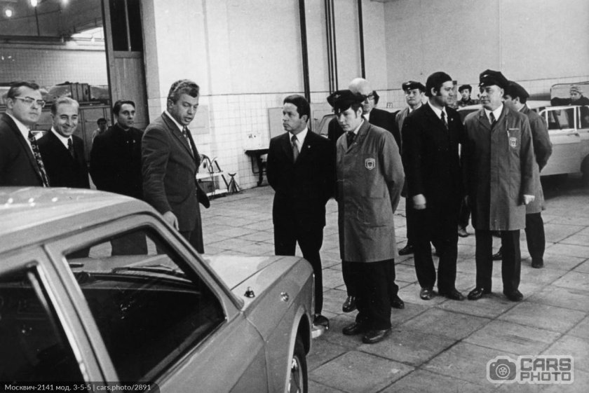 Директор АЗЛК Коломников