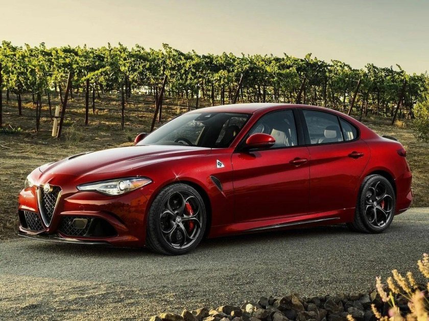 Альфа Ромео Джулия Квадрифолио
