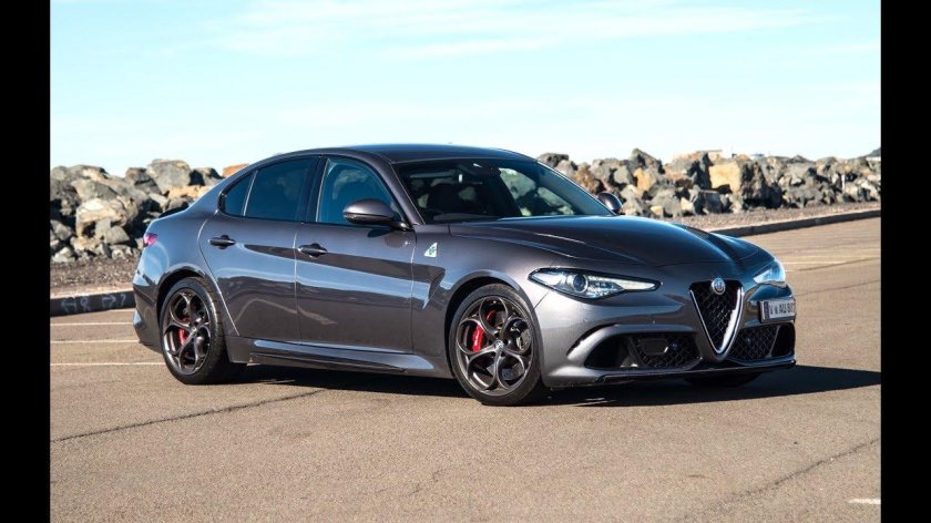 Альфа Ромео Джулия Квадрифолио