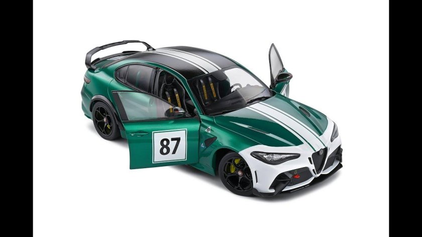 Alfa Romeo Giulia зеленая