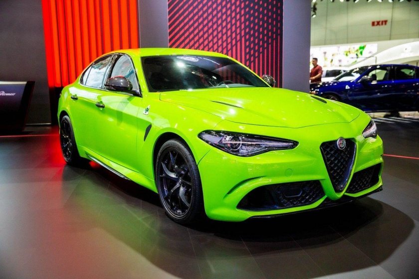 Alfa romeo giulia зеленая