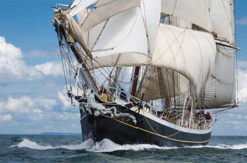 HMS Falmouth парусник