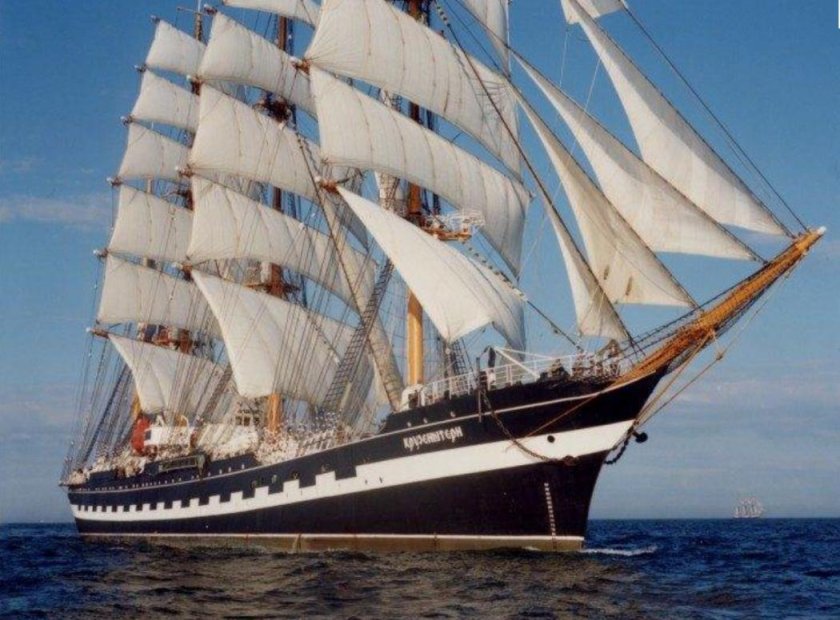 Барк "Крузенштерн"