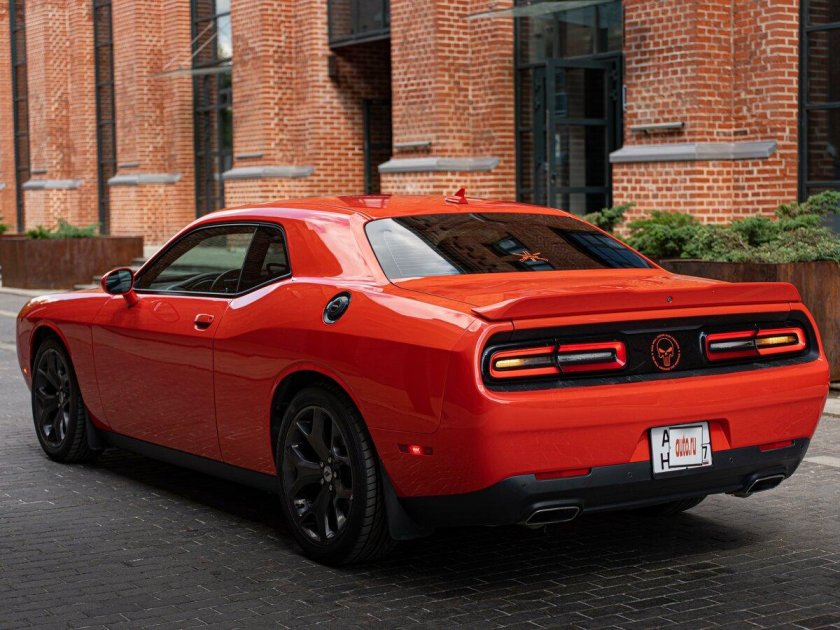 Додж Челленджер 3