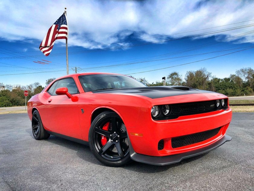 Додж Челленджер Хеллкэт