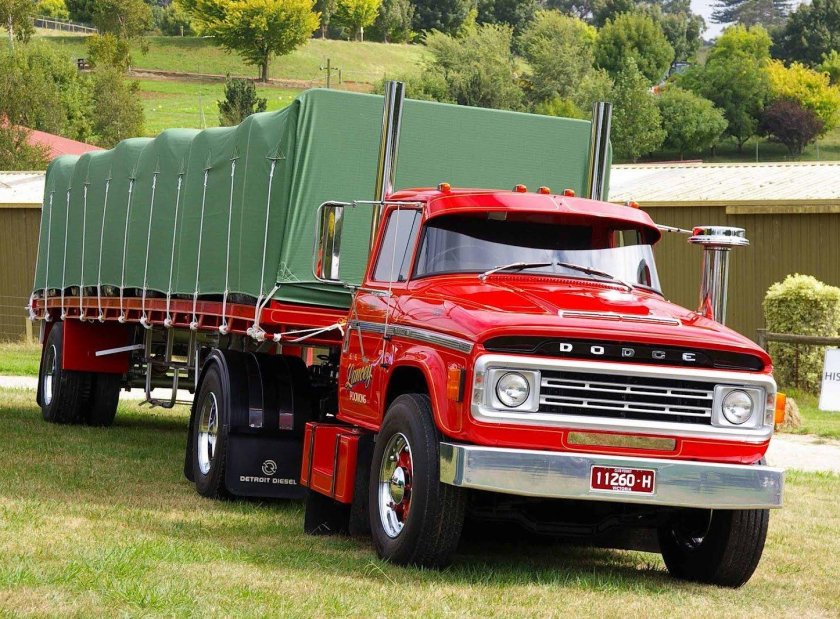 Грузовик dodge LNT 1000