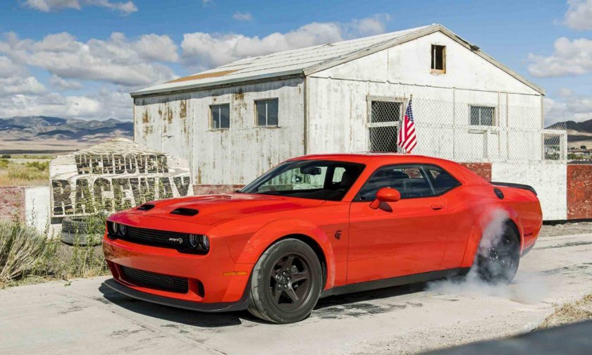 Dodge Challenger srt Hellcat 2020