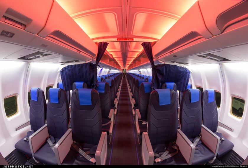 Boeing 737-800 UTAIR салон
