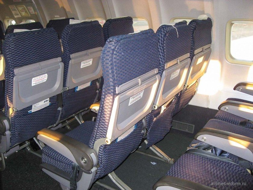 Boeing 737-500 UTAIR салон