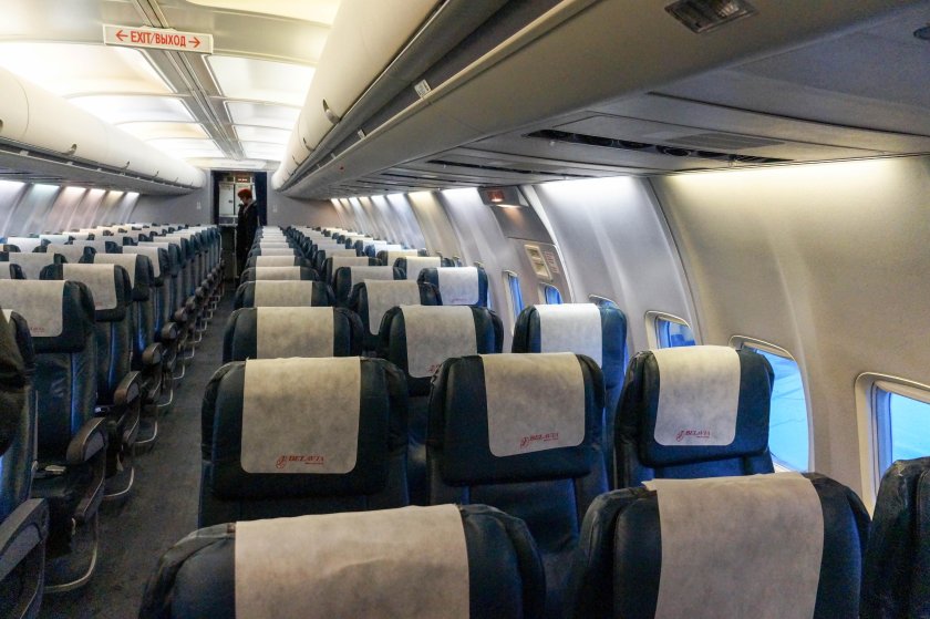 Boeing 737-800 UTAIR салон