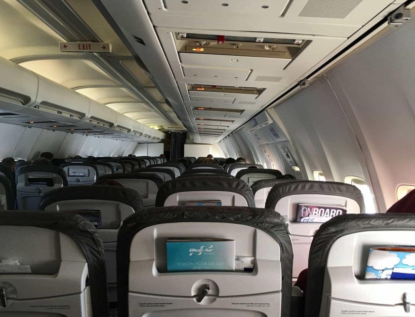 Boeing 737-800 UTAIR салон