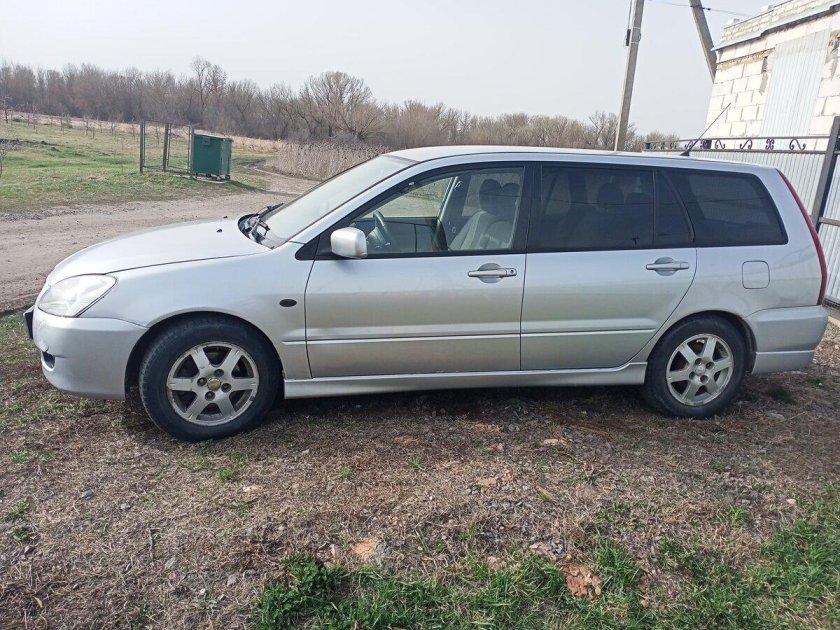 Лансер 9 универсал