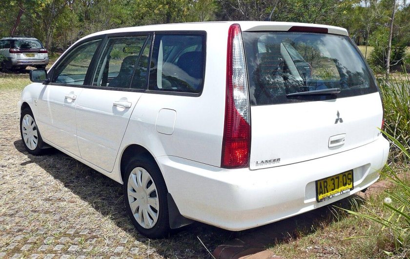 Mitsubishi 9 универсал