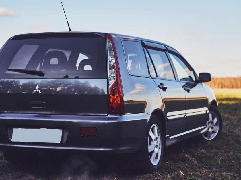 Mitsubishi 9 универсал