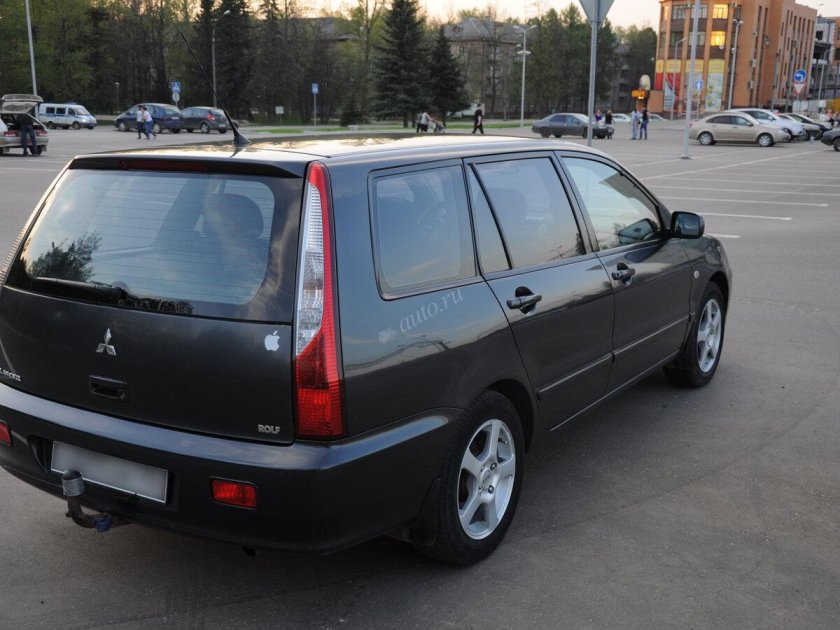 Митсубиси Лансер универсал 2004