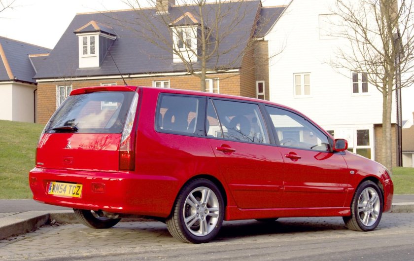 Mitsubishi 9 универсал