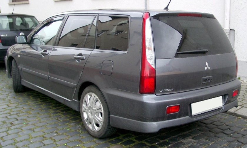 Mitsubishi 9 универсал