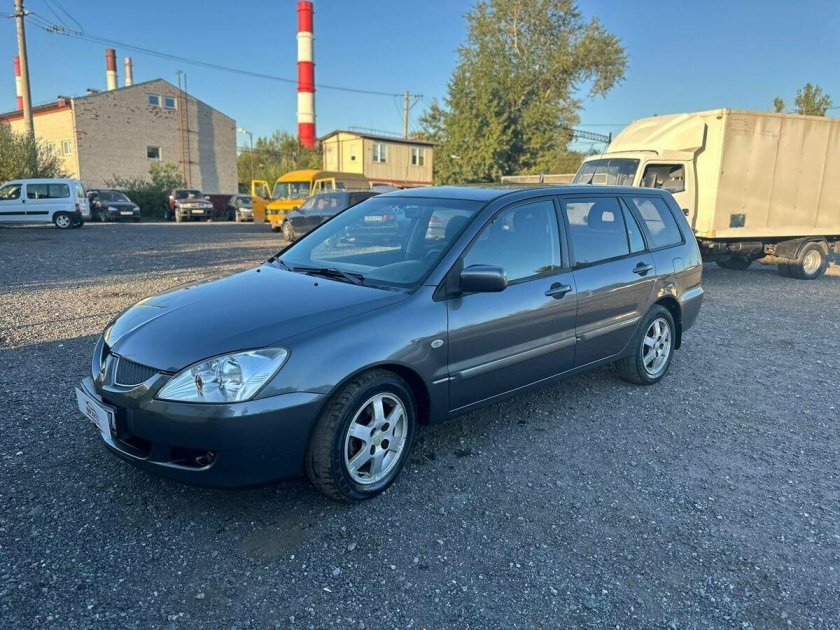 Lancer 9 универсал серый