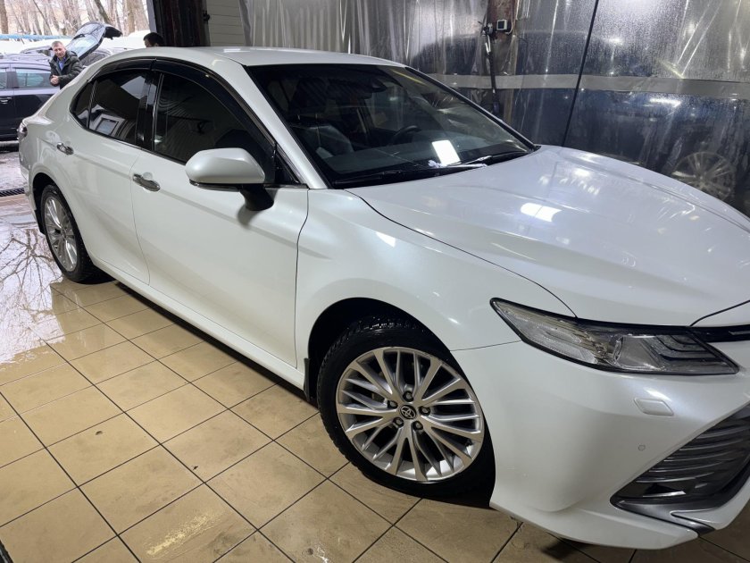 Тойота камри 2021 белая