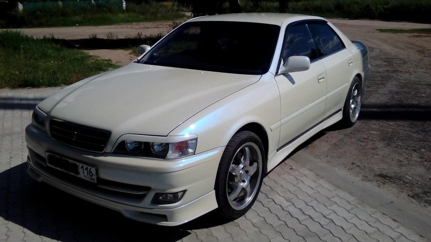 Белый перламутр Тойота Чайзер 100