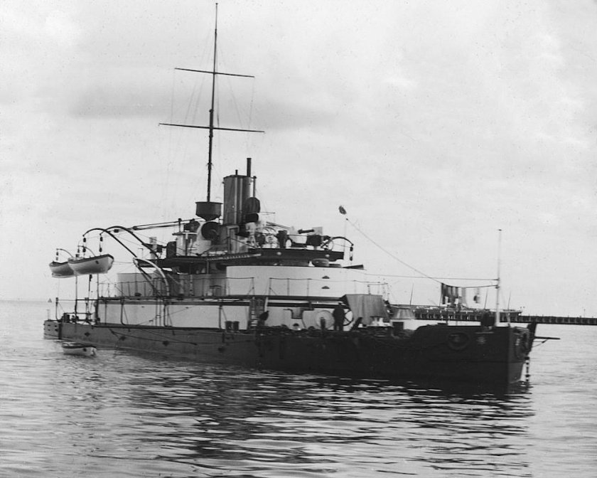 Броненосец "Церберус"