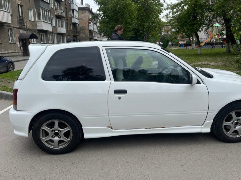 Тойота старлет 90