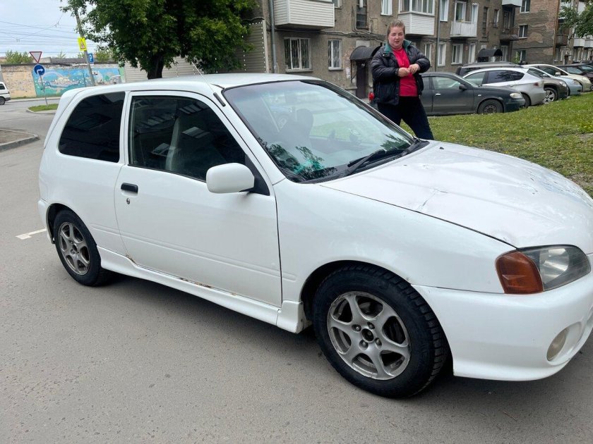 Toyota starlet v (p90)