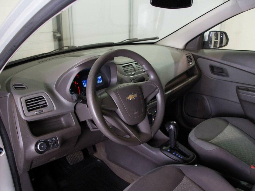Cobalt Chevrolet 2013 салон
