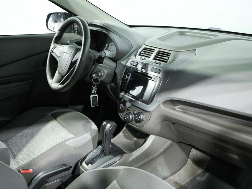 Cobalt Chevrolet 2013 салон