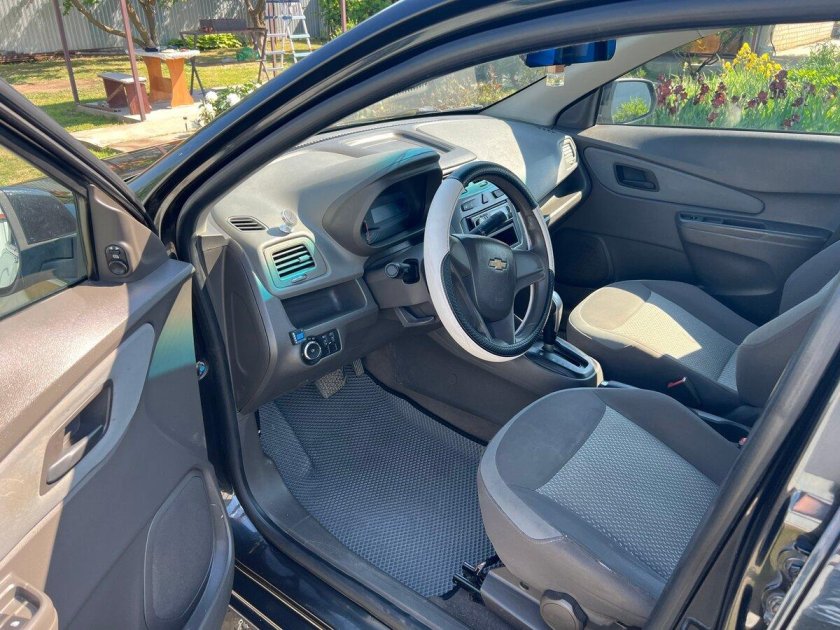 Chevrolet cobalt 2022 салон