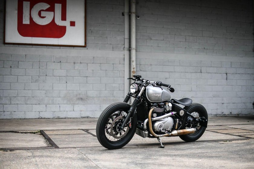Триумф боббер мотоцикл