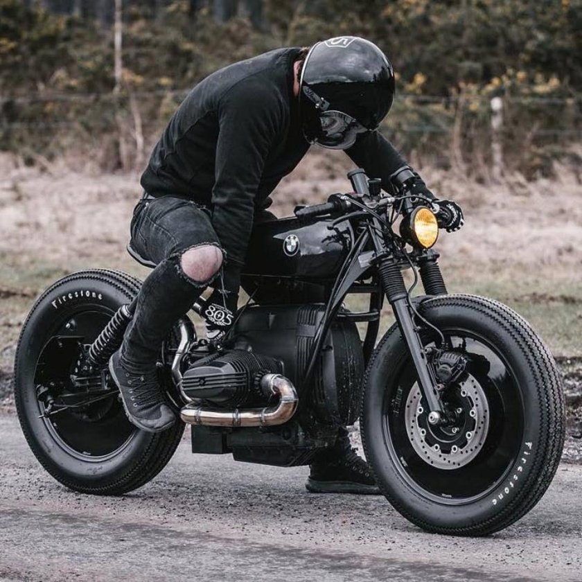 Мотоцикл БМВ кафе рейсер