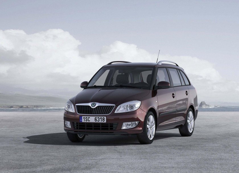 Шкода Фабия Комби 2011