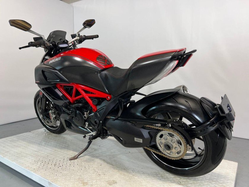 Ducati Diavel Carbon 2015
