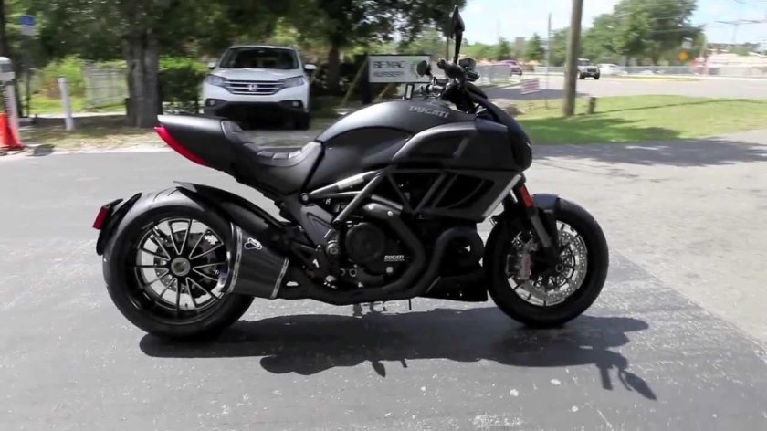 Ducati Diavel Dark