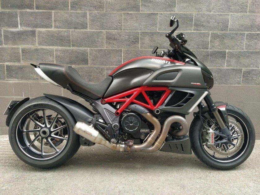 Мотоцикл ducati diavel