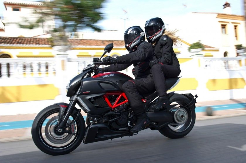 Ducati Diavel Carbon