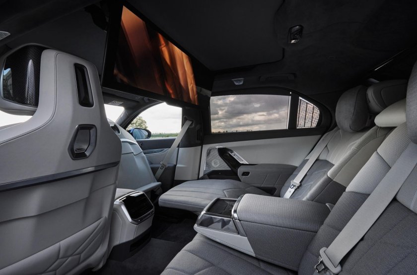 БМВ 7 2023 салон