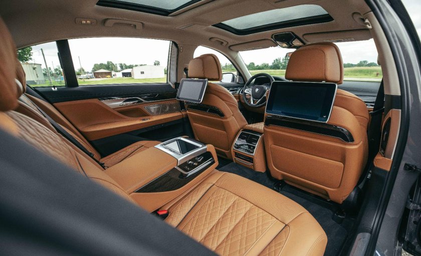 BMW 750i салон