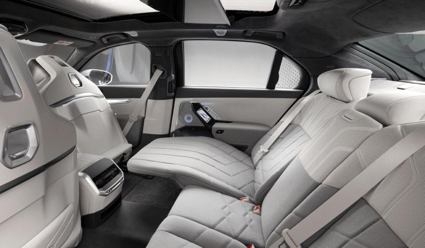 BMW 7 2022 салон
