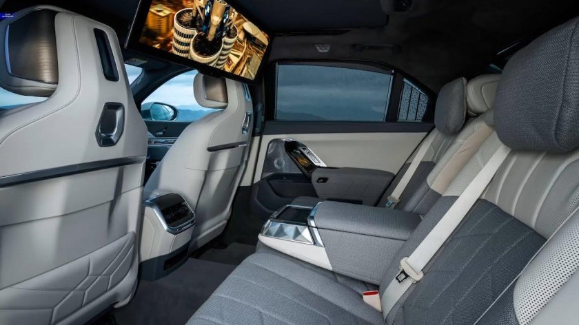 BMW 7 2022 салон