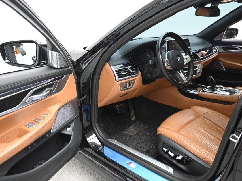 Бмв 7 серии 2021