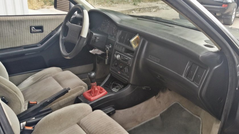 Салон Ауди 90 2.3