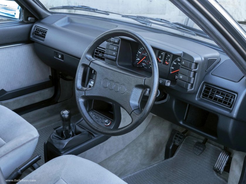 Audi 90 b2 салон