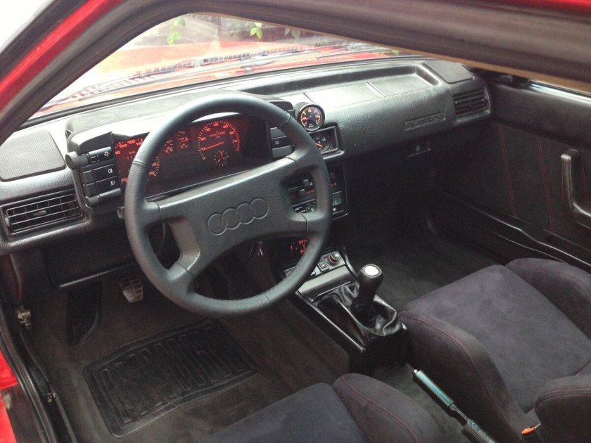 Audi Coupe b2 Interior
