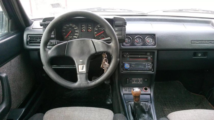 Audi 80 quattro салон
