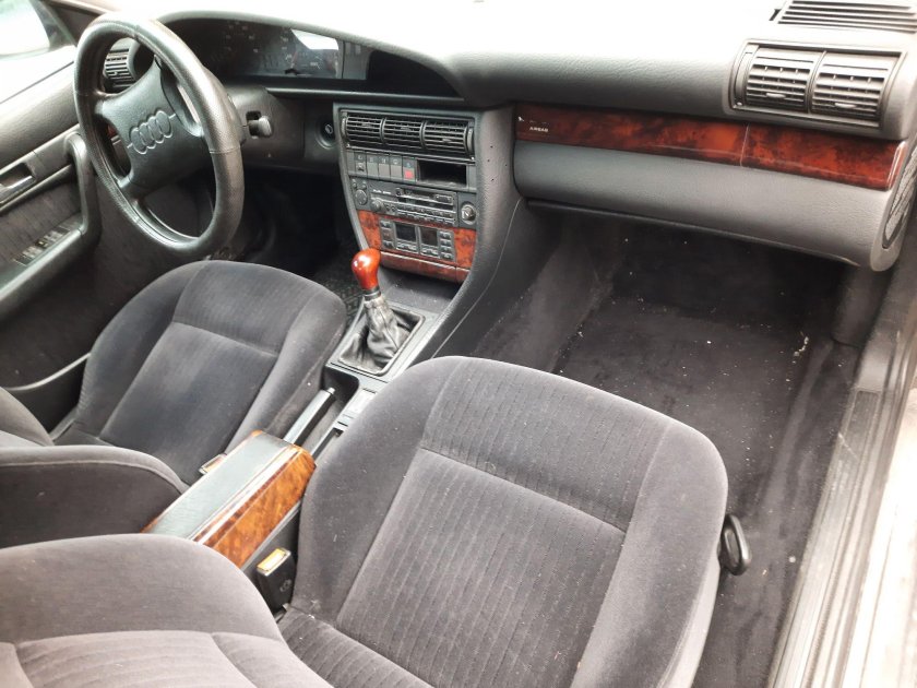 Ауди 100 с 4 салон